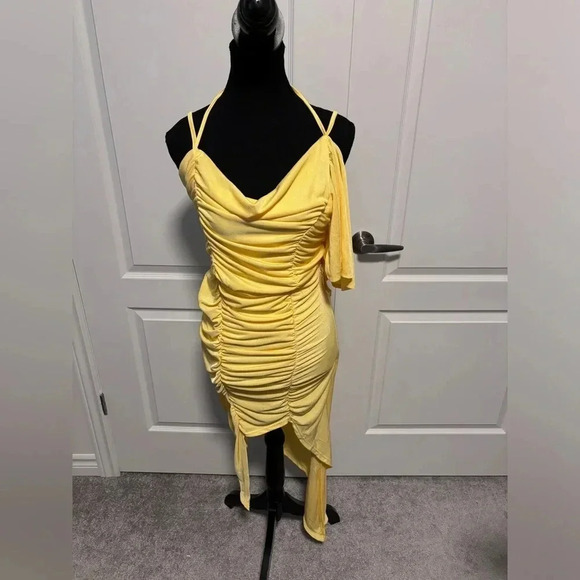 NWT | Fashion Nova | Yellow  Fluttering About Mini Dress | Size M - Picture 2 of 7
